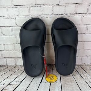 PUMA slides, shibui cat slides, black. Women 7.5 , men 6 NWT